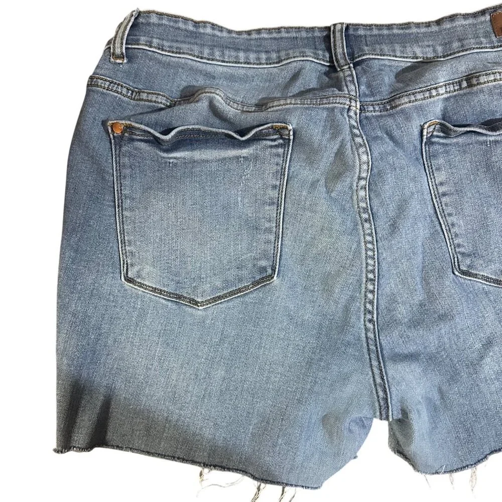 Judy Blue Womens Custom Cutoff Jean Shorts Size 18W Light Wash Frayed Hem Casual - Picture 9 of 11